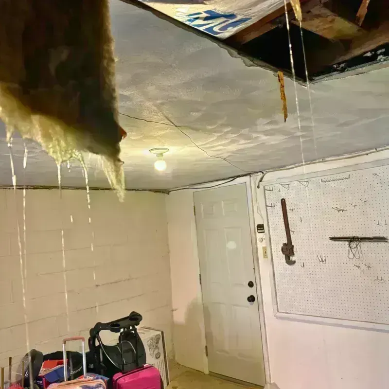 Before and after water damage restoration in Detroit, MI